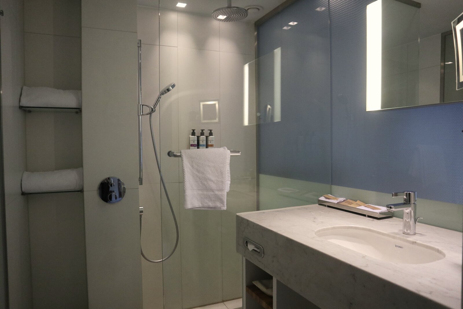 Badkamer van de Deluxe Twin